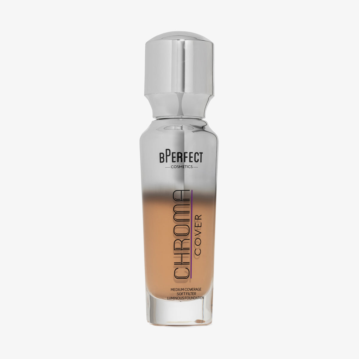 Eine halb transparente halb silberne Flasche Chroma Cover Foundation Luminous in der Farbe W8 vor weißem Hintergrund.