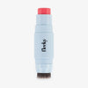 Hellblauer Blush Stick - 2-in-1 Creme
Rouge mit Pinsel in der Farbe Candy mit pinkem Rouge an einem und kleinem Pinsel am anderen Ende.