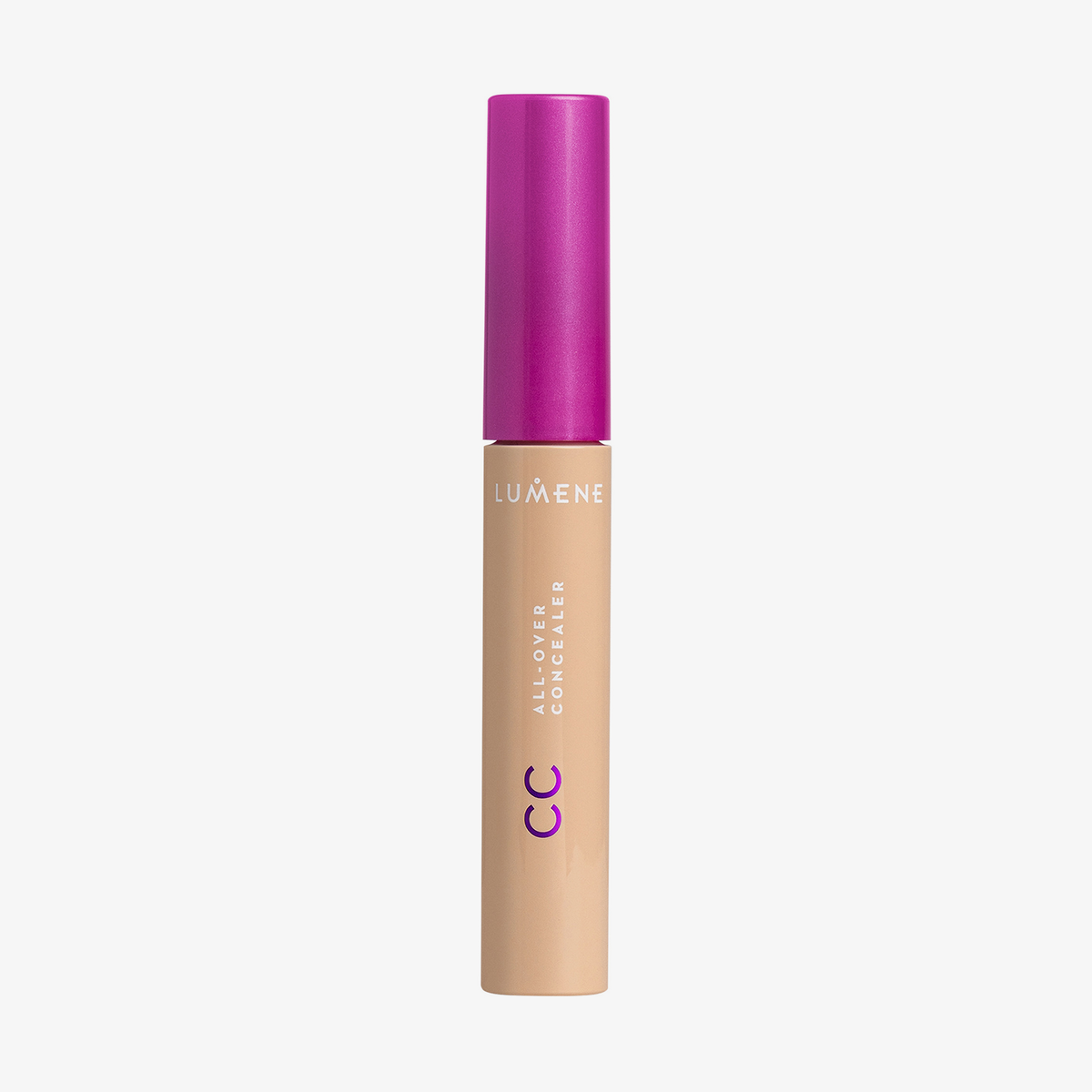 Mittelbeige Tube Lumene CC All-Over Concealer in der Farbe 2 Medium mit lila-pinker Kappe auf weißem Hintergrund.