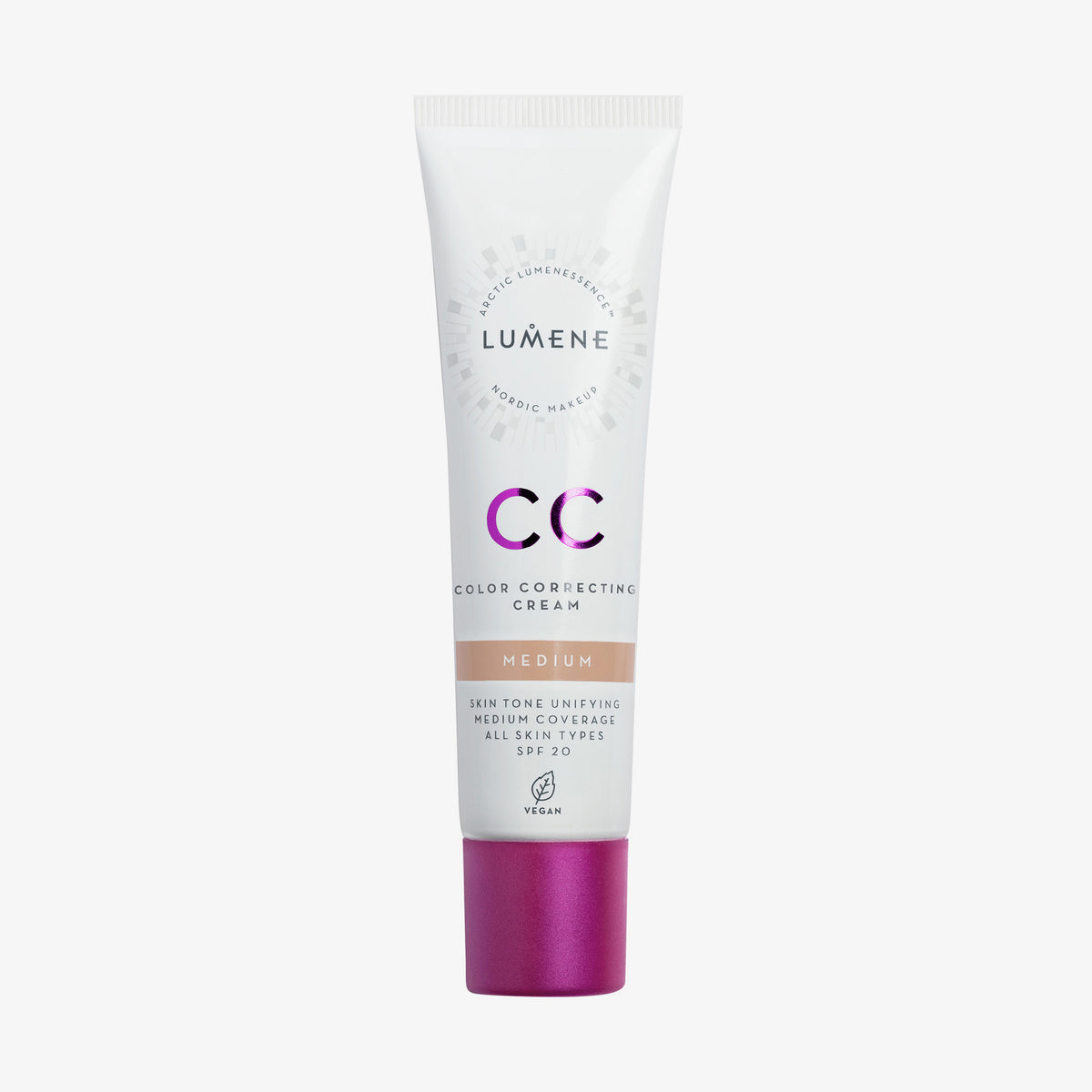 Weiße Tube Lumene CC Color Correcting Cream SPF20 in der Farbe Medium mit violetter Kappe.