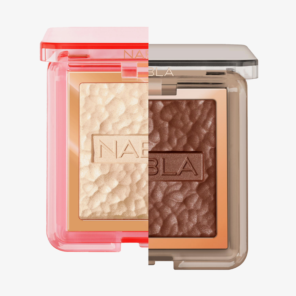 Teilbild von zwei quadratischen NABLA Cosmetics Illuminating Bundle Dosen: eine hellgoldene, eine tiefbronzefarbene, beide mit strukturierter Oberfläche.