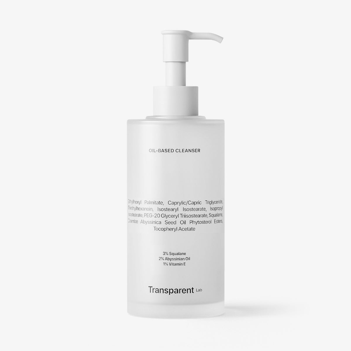 Weiße Pumpflasche des Oil-Based Cleansers von Transparent Lab mit den Inhaltsstoffen auf der Flasche.