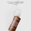 Eine braune Flasche mit der Aufschrift „Hair Density Scalp Treatment“ steht schräg unter einem Satz, der Haarwachstum, -dichte und -qualität fördert.
