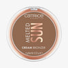 Catrice Melted Sun Cream Bronzer 030 in Braun vor weißem Hintergrund.