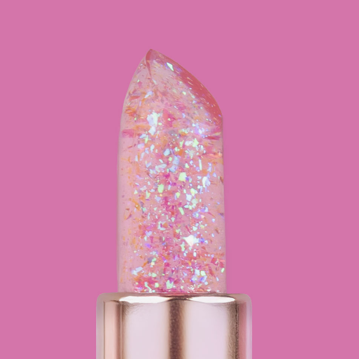 Nahaufnahme des Lethal Cosmetics Adventure Time Lip Balm Princess Bubblegum mit rosa glitzerndem Inhalt.