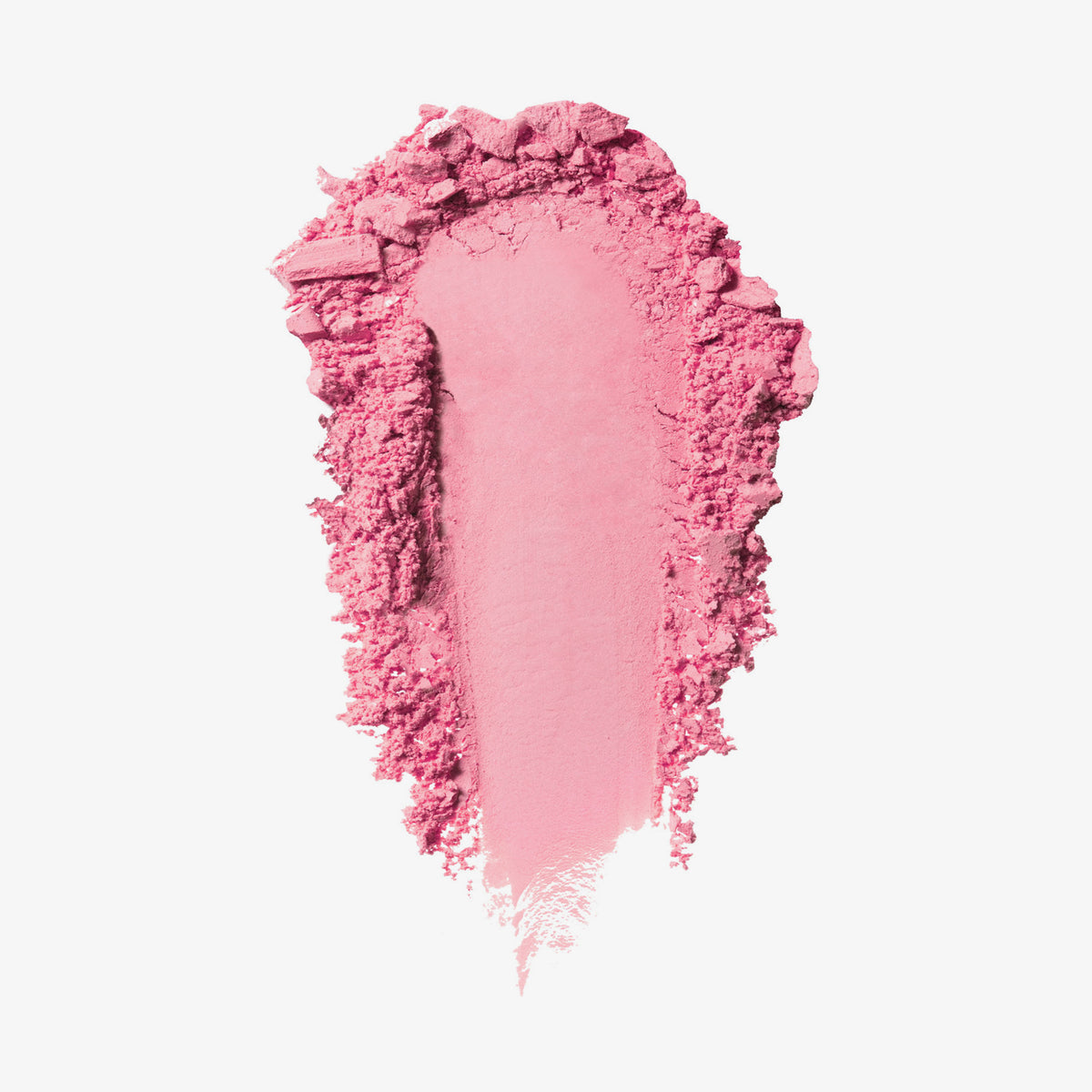Blush-Puder in der Farbe petite, als kräftiger Farbstrich mit krümeligen, unregelmäßigen Rändern auf weißem Hintergrund.