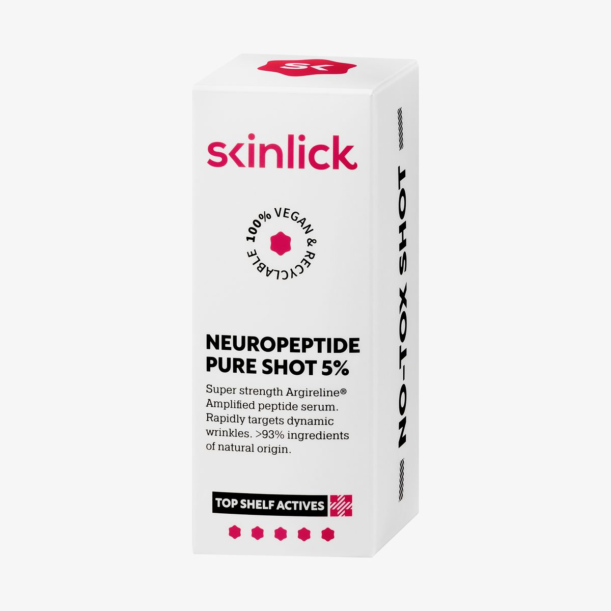 Eine weiße Schachtel des Skinlick Neuropeptide Pure Shot 5% Serums, die als vegan und recycelbar gekennzeichnet ist, zeigt die Produktdetails.