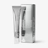 Metallische Tube und Schachtel mit Volume Hydrating Lip-Plumping Treatment auf weißem Hintergrund.