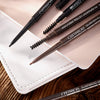 Nahaufnahme mehrerer Slim'Matic Ultra Precise Brow Pencil Waterproof.