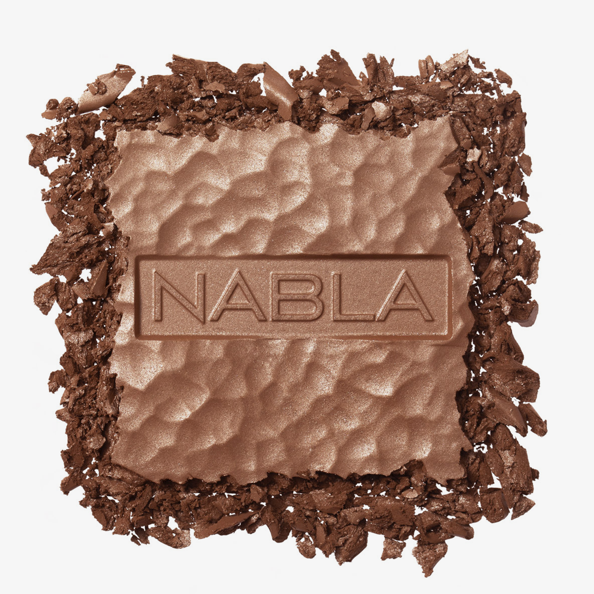 Puder des NABLA Cosmetics Skin Bronzing in der Farbe Soft Revenge. Weißer Hintergrund.