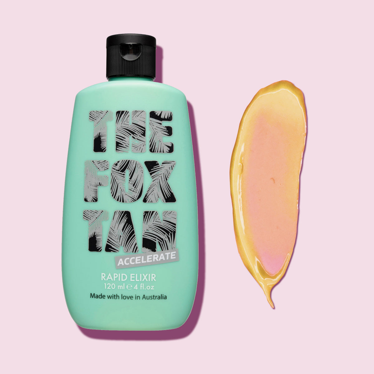 Eine Flasche The Fox Tan Rapid Elixir 120ml auf rosa Grund, neben einem Klecks Produkt
