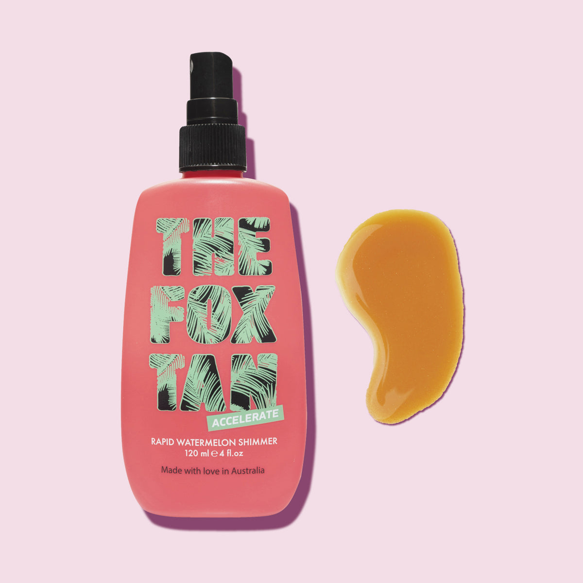 Eine Flasche The Fox Tan Rapid Watermelon Shimmer, daneben ein Klecks des Produkts. Rosa Grund. 