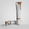Zwei Tuben des Transparent Lab Lip Gloss in Terrakotta – mit SPF 50, eine geöffnet mit herausfließendem Gloss, die andere aufrecht mit Produkt am Rand.