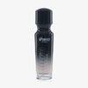 Eine halb transparente halb schwarze Flasche Chroma Cover Foundation Matte in der Farbe C1 vor weißem Hintergrund.