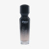 Eine halb transparente halb schwarze Flasche Chroma Cover Foundation Matte in der Farbe C2 vor weißem Hintergrund.