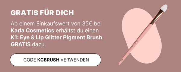 Abbildung des gratis K1: Eye & Lip Glitter Pigment Brush von Karla Cosmetics - ab 35 € Einkaufswert bei Karla Cosmetics kostenfrei – Aktionscode: KCBRUSH auf altrosanem Hintergrund.