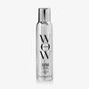 Eine silberne Aerosoldose Extra Shine Spray von Color Wow vor weißem Hintergrund.