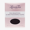 Rosafarbene Schachtel mit der Aufschrift „Loving Tan Tan Removing & Skin Polishing Glove To Remove Self Tan“ und einem schwarzen ovalen Fenster.