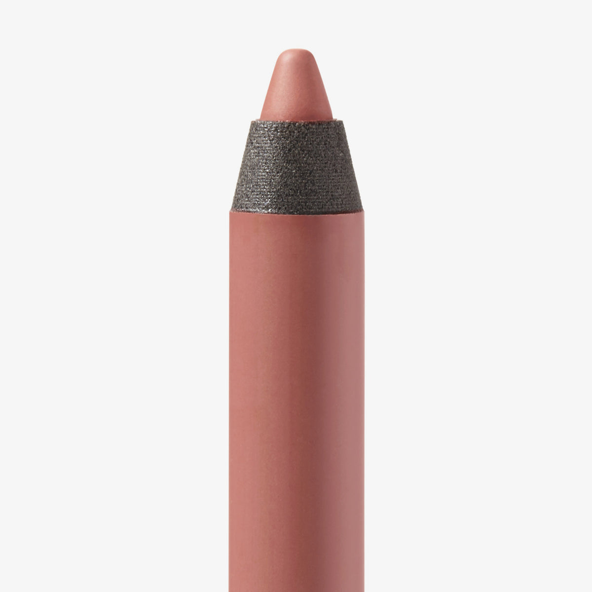 Nahaufnahme der Spitze des Close-Up Lip Shaper Lippenkonturenstifts in der Farbe Nude #2.5, ein neutraler Rosaton mit leichtem Braunanteil, vor weißem Hintergrund.