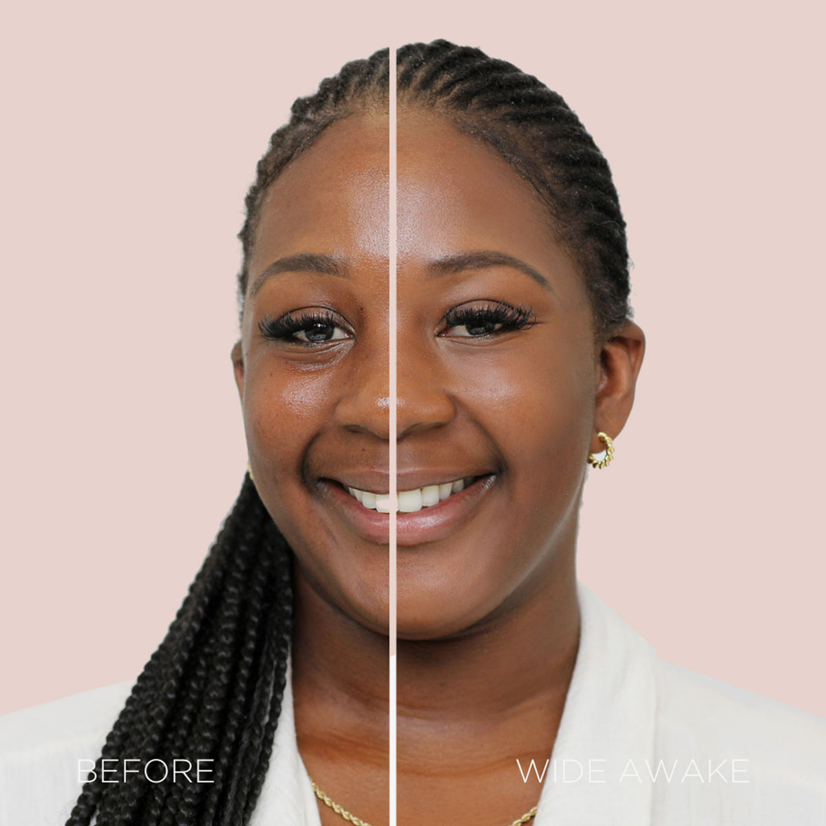 Geteiltes Bild einer lächelnden Frau mit der Aufschrift „Before“ auf der linken Seite und „Wide Awake Full Coverage Concealer“ auf der rechten Seite.