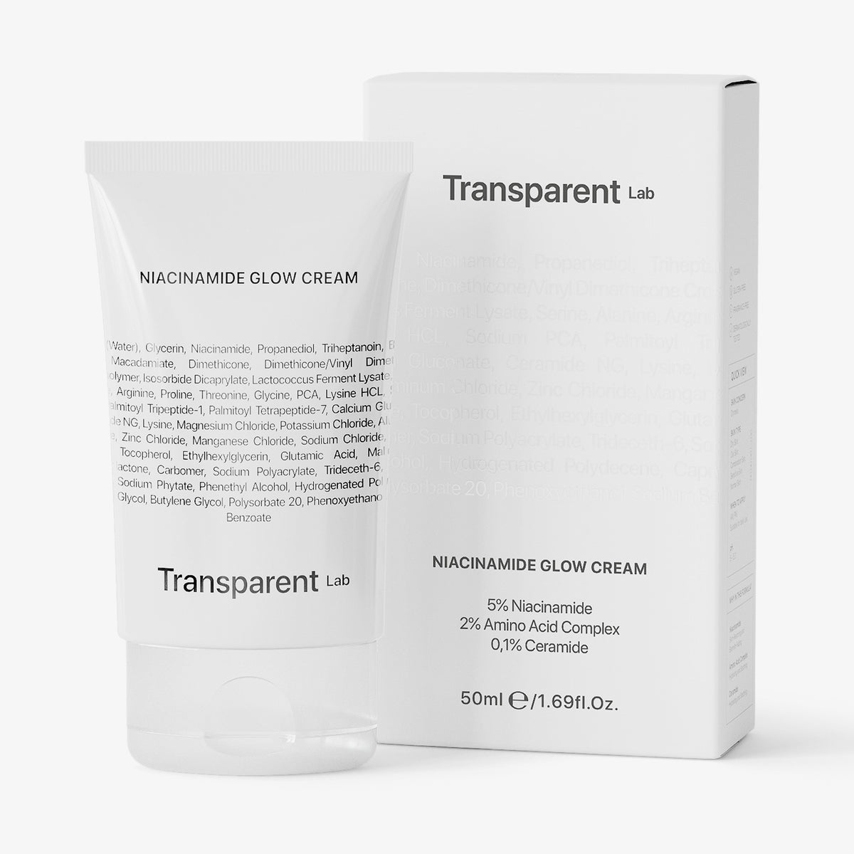 Eine Tube Transparent Lab Niacinamide Glow Cream, plus Verpackung vor weißem Hintergrund