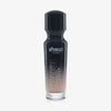 Eine halb transparente halb schwarze Flasche Chroma Cover Foundation Matte in der Farbe C6 vor weißem Hintergrund.