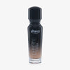 Eine halb transparente halb schwarze Flasche Chroma Cover Foundation Matte in der Farbe C7 vor weißem Hintergrund.
