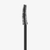 Nahaufnahme des geschwungenen Bürstchens der Catrice Cosmetics Pure False Lash Mascara 010.