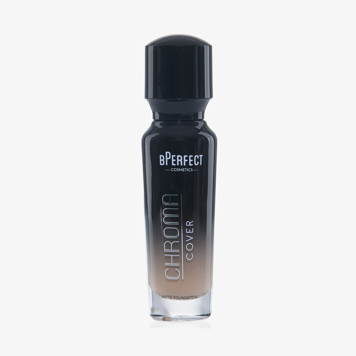 Eine halb transparente halb schwarze Flasche Chroma Cover Foundation Matte in der Farbe W6 vor weißem Hintergrund.