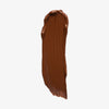 Ein Farbstreifen Chroma Cover Foundation Matte in der Farbe C10 auf weißem Hintergrund.