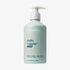 Abyssian Hello Volume Shampoo gegen Haarausfall in einer hellblauen Flasche mit weißem Pumpspender, für feines und kraftloses Haar.