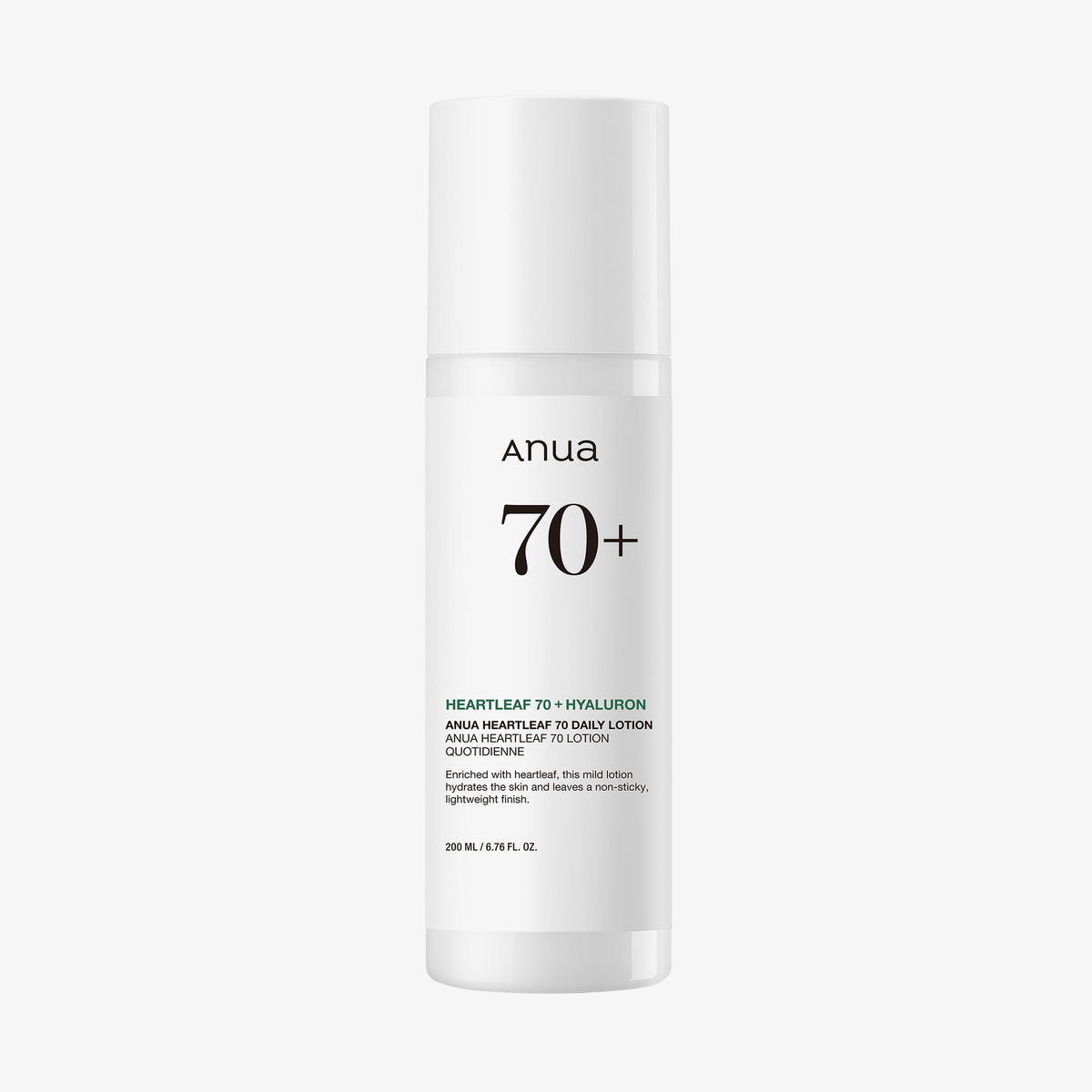 Weiße Flasche mit der Aufschrift „Heartleaf 70 Daily Lotion“ auf schlichtem Hintergrund.