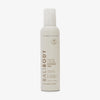 Weiße Flasche Bali Body Clear 1 Hour Express Tan Selbstbräunungsschaum von Bali Body mit goldener Schrift.