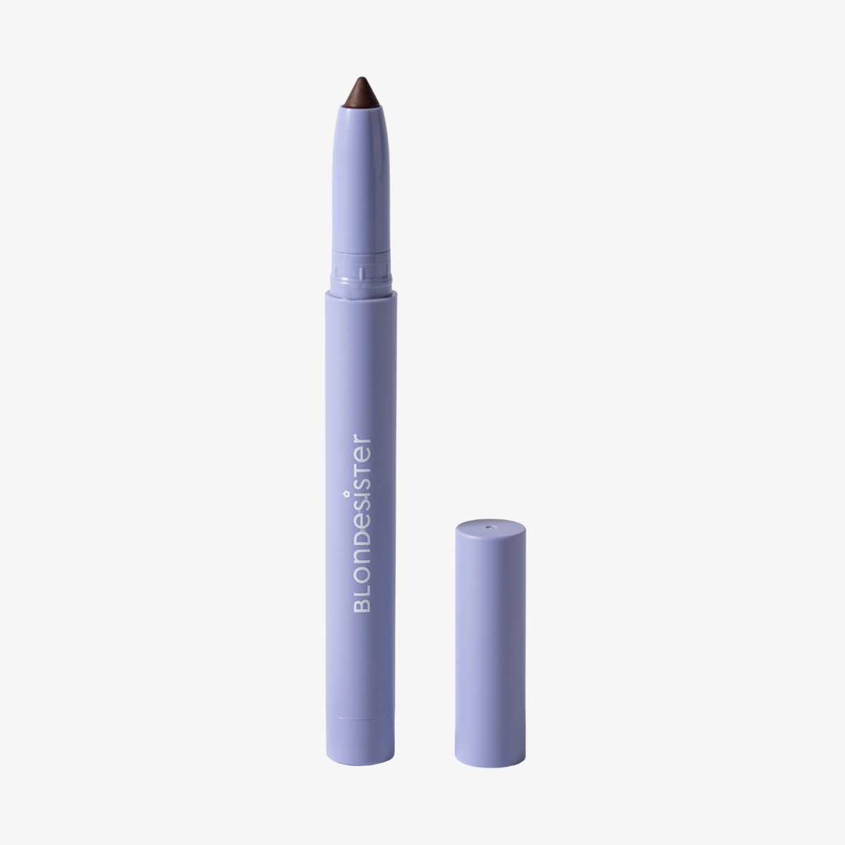 Ein violetter BLONDESISTER 3-IN-1-Make-up-Stift „EYES ON ME“ mit seiner Kappe daneben auf weißem Hintergrund.