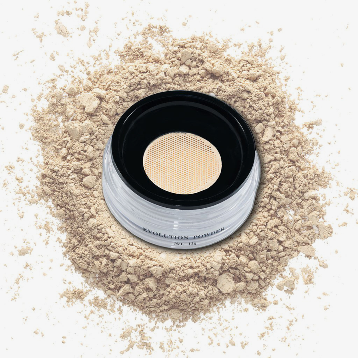 Danessa Myricks Beauty Evolution Powder Dose mit losem beigem Puder auf weißem Hintergrund verstreut.