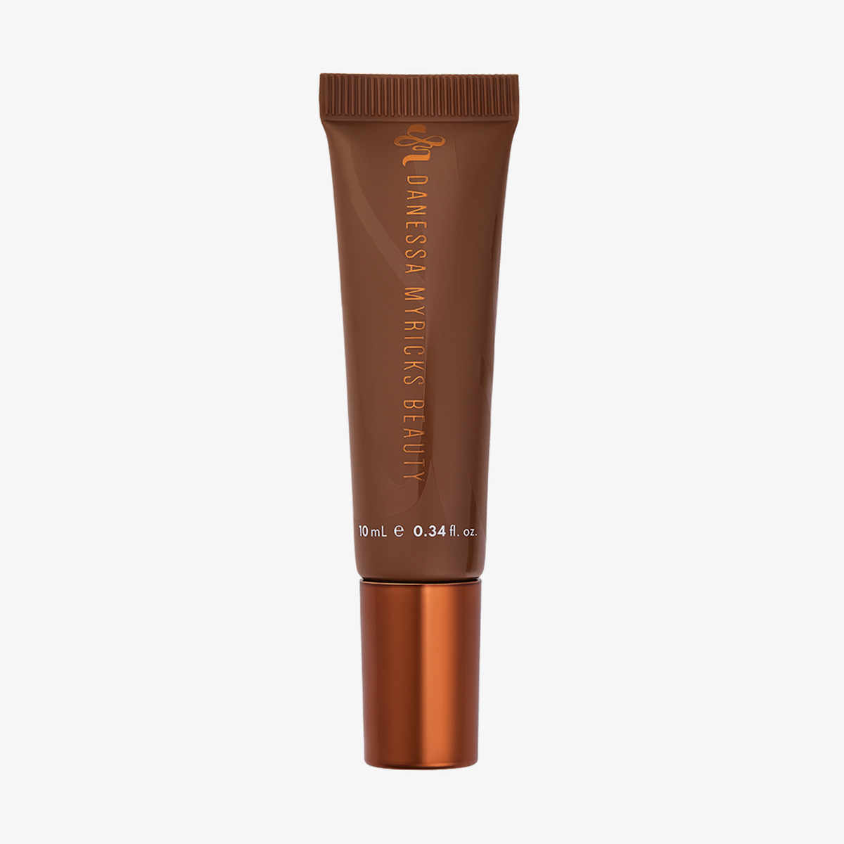 Eine braune Tube „Danessa Myricks Beauty Glosswork 4D Ultra Shine Plumping Gloss“ mit kupferfarbener Verschlusskappe und der Aufschrift „10 ml (0,34 fl oz)“.