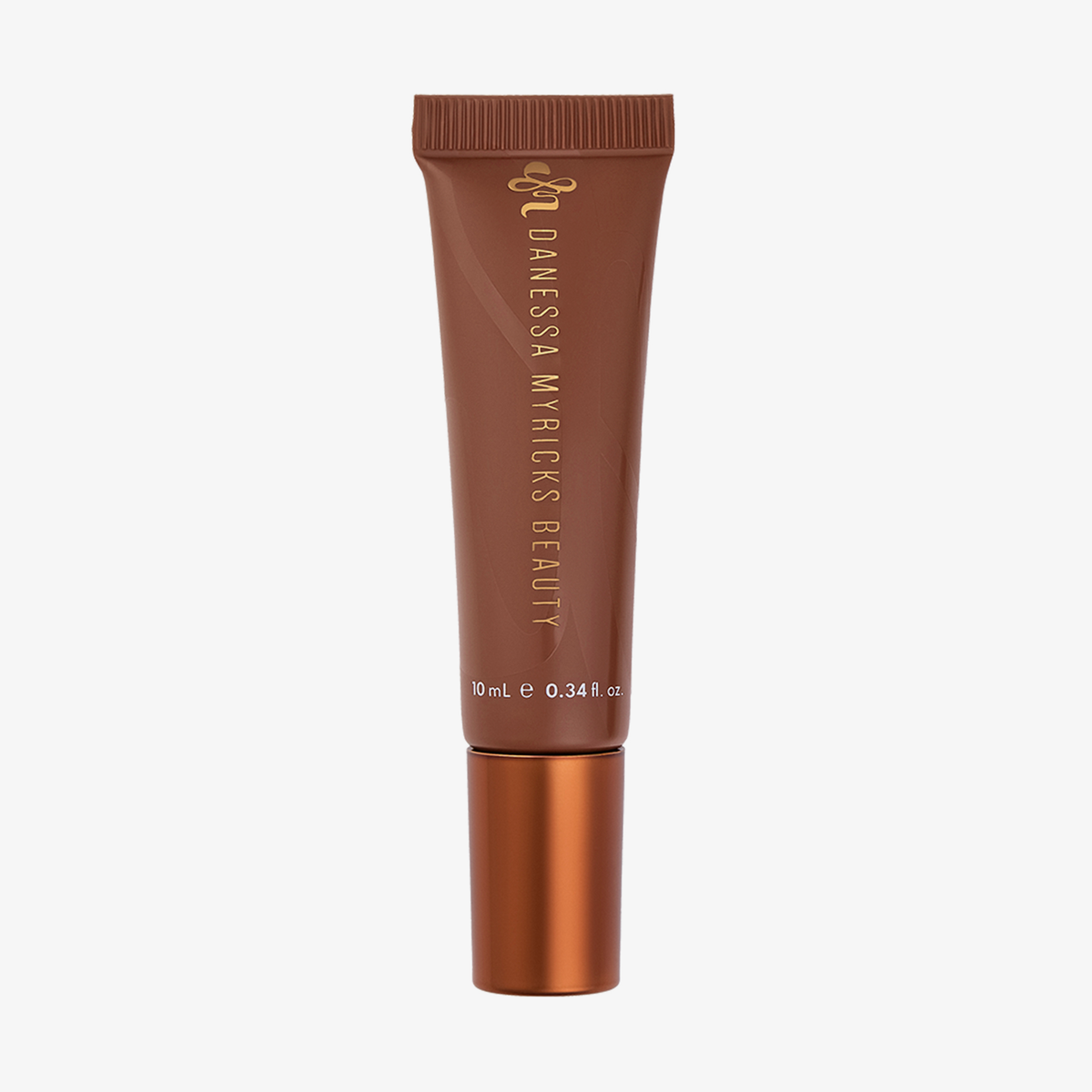 Eine braune Tube „Danessa Myricks Beauty Glosswork 4D Ultra Shine Plumping Gloss“, 10 ml, mit einer metallischen Verschlusskappe.