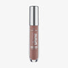 Transparente Lipgloss-Flasche mit silbernem Deckel, gefüllt mit einem mochafarbenen Gloss, Aufdruck „essence extreme shine volume lipgloss“.