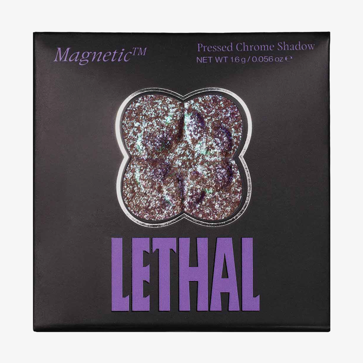 Ein schimmernder gepresster Chrom-Lidschatten namens MAGNETIC™ von Lethal Cosmetics in lila Verpackung.