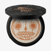 „Over The Garden Wall“ von Lethal Cosmetics – Pottsfield Pressed Highlighter: Kompaktpuder in Form eines Kürbiskopfes mit orange-weißem Puder.