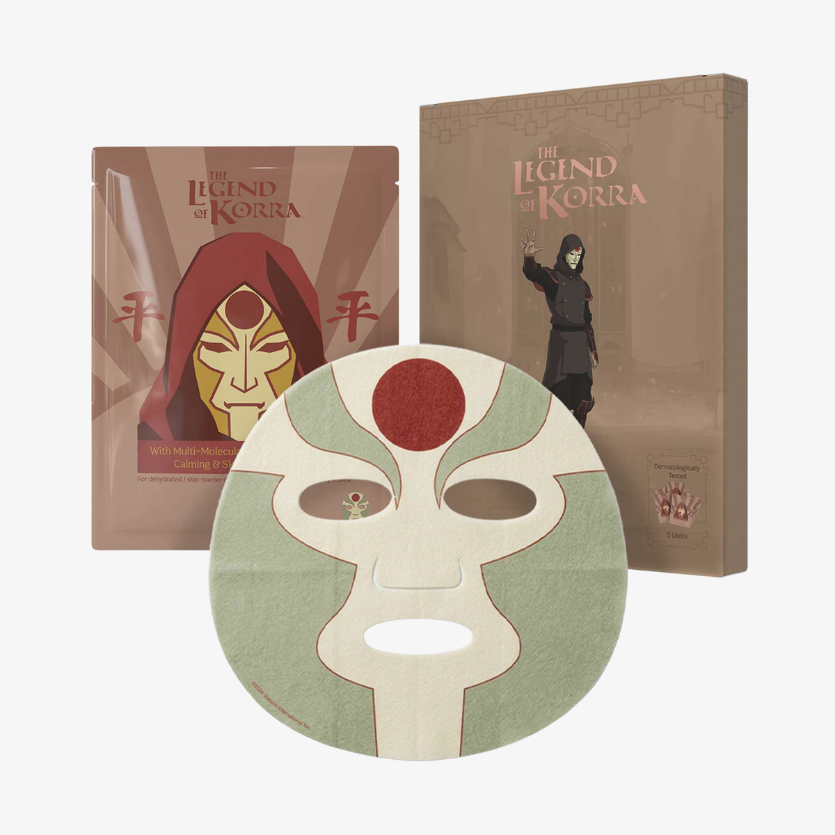Die „The Legend of Korra – Equalist Sheet Face Mask“ von Lethal Cosmetics zeigt das Design von Amons Maske, während auf der Verpackung Amon und Korra abgebildet sind.