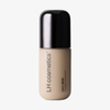 Eine beigefarbene Flasche der Foundation „Ctrl+ SKIN“ von LH Cosmetics mit schwarzem Verschluss, beschriftet mit „Ctrl+ SKIN“.