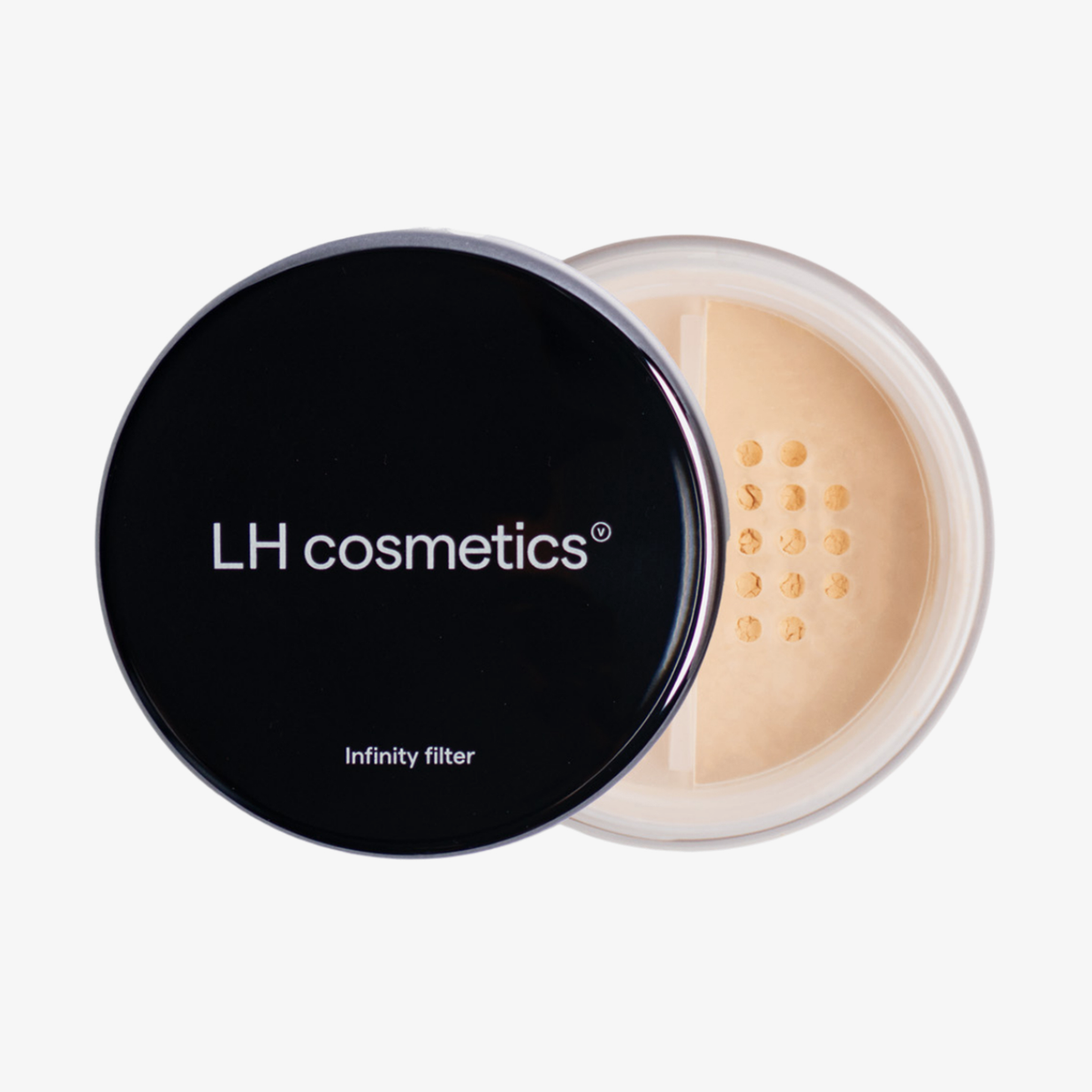 Geöffneter Tiegel des LH Cosmetics Infinity Filter Blurry; schwarzer Deckel, Sieblöcher sichtbar.