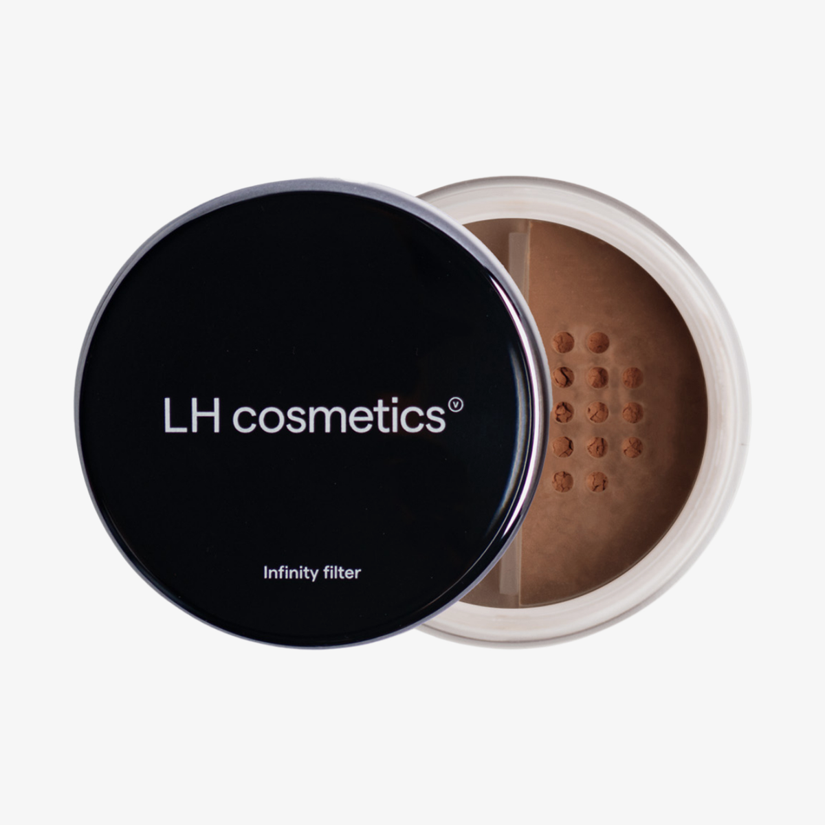 Geöffneter Tiegel des LH Cosmetics Infinity Filter Reflect; schwarzer Deckel, Sieblöcher sichtbar.