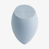 Blended-up Pro Tapered Sponge von NABLA Cosmetics in Hellblau, mit NABLA-Prägung, auf weißem Hintergrund.