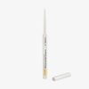 Weißer Cupid's Arrow Micro Make-up-Stift in der Farbe Pearl von NABLA Cosmetics vor weißem Hintergrund.