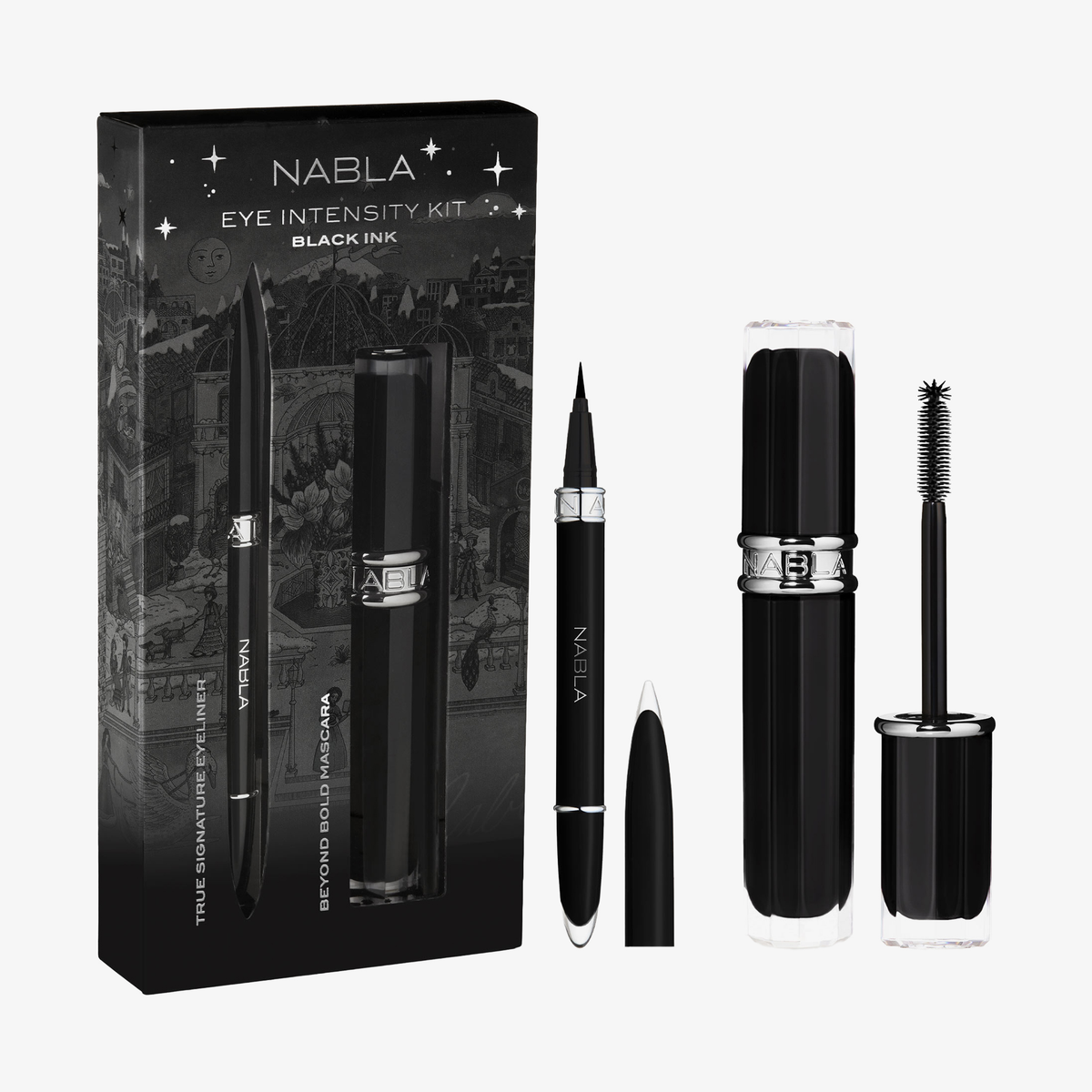 NABLA Cosmetics True Signature x Beyond Bold Kit mit Eyeliner, Stift und Wimperntusche in schwarzer Verpackung, die neben der Schachtel ausgestellt ist.