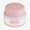 Rosa Dose mit Viper Lip Mask – Strawberry Cream von Nabla, mit rosanen Akzenten und geprägtem Blumen- und Schlangendesign auf dem Deckel.