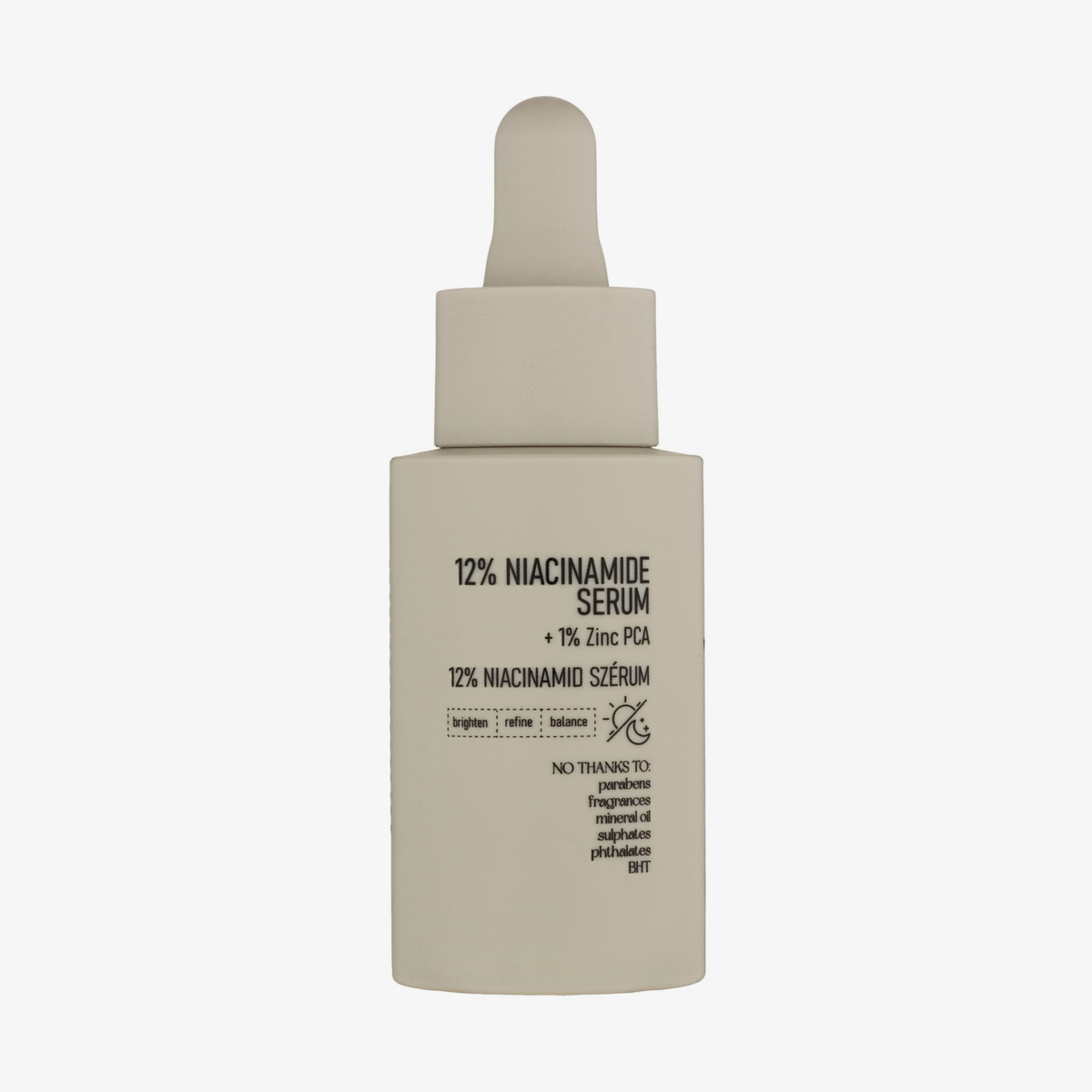 Eine beigefarbene Tropfflasche von NERDS. 12% Niacinamide + 1% Zinc PCA Serum ist vor einem weißen Hintergrund abgebildet.