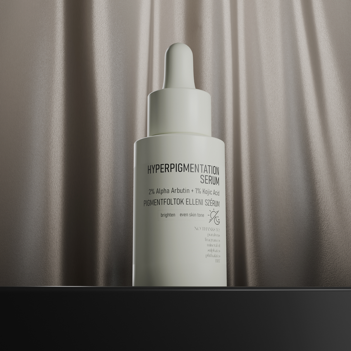 NERDS. Hyperpigmentierung Serum mit Tropfer auf einem seidigen beige Hintergrund gesetzt.
